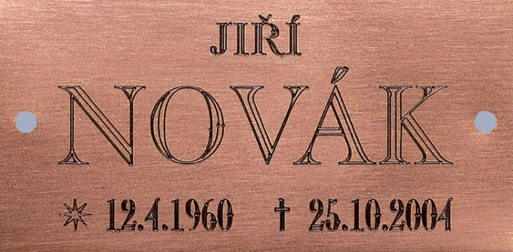 Engraved urn label 3 - Funeral Service Helfi Prague