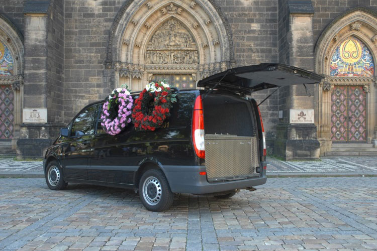 Pohřební vozidlo Mercedes Viano